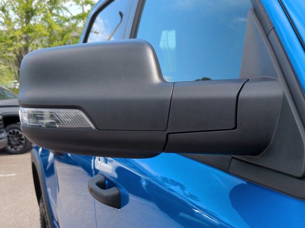 Thumbnail: 2025 RAM 1500 - 18