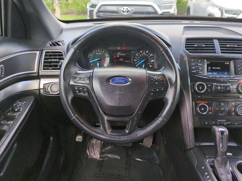 Thumbnail: 2017 Ford Explorer - 8