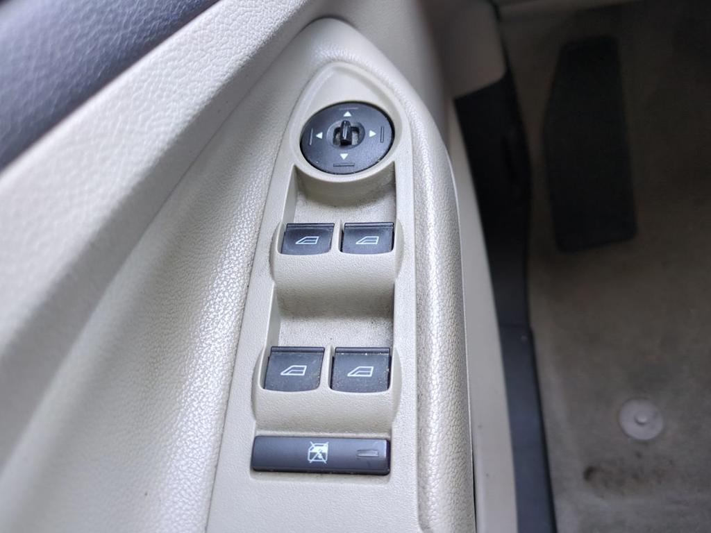 Thumbnail: 2016 Ford Escape - 23