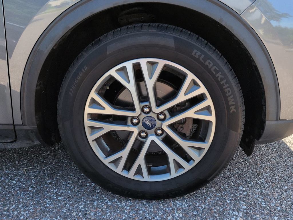 Thumbnail: 2021 Ford Escape - 8