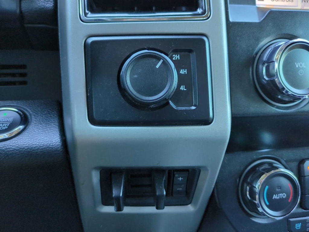 Thumbnail: 2019 Ford F-350 - 29