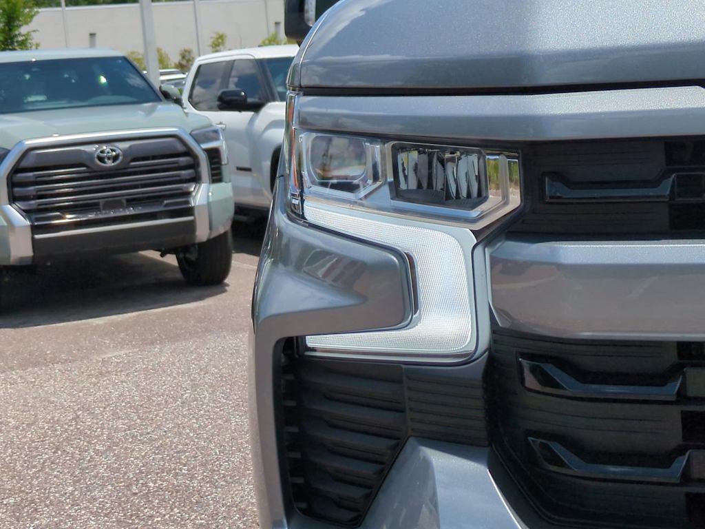 Thumbnail: 2025 Chevrolet Silverado 1500 - 18