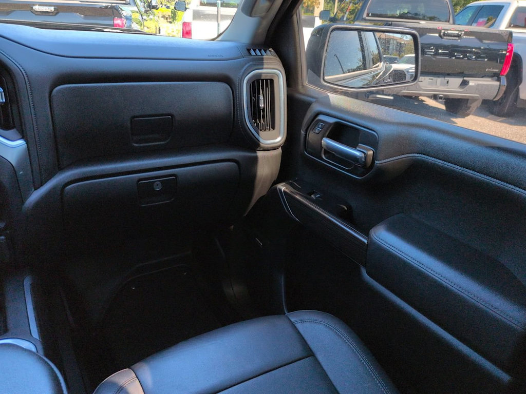 Thumbnail: 2022 Chevrolet Silverado 1500 - 13