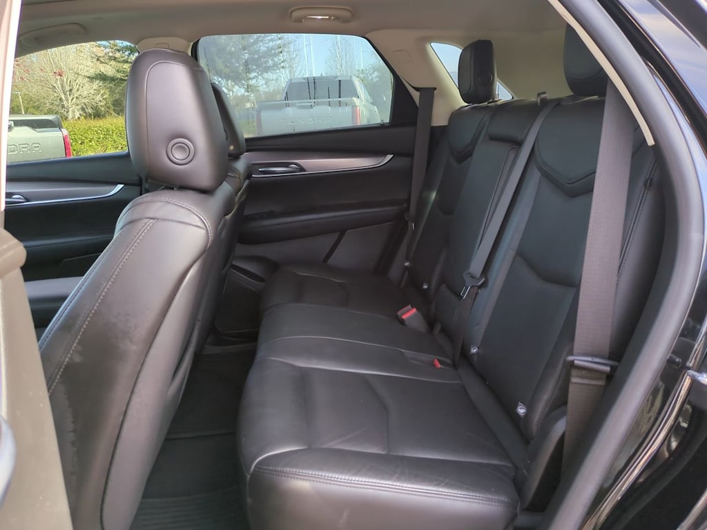 Thumbnail: 2018 Cadillac XT5 - 12