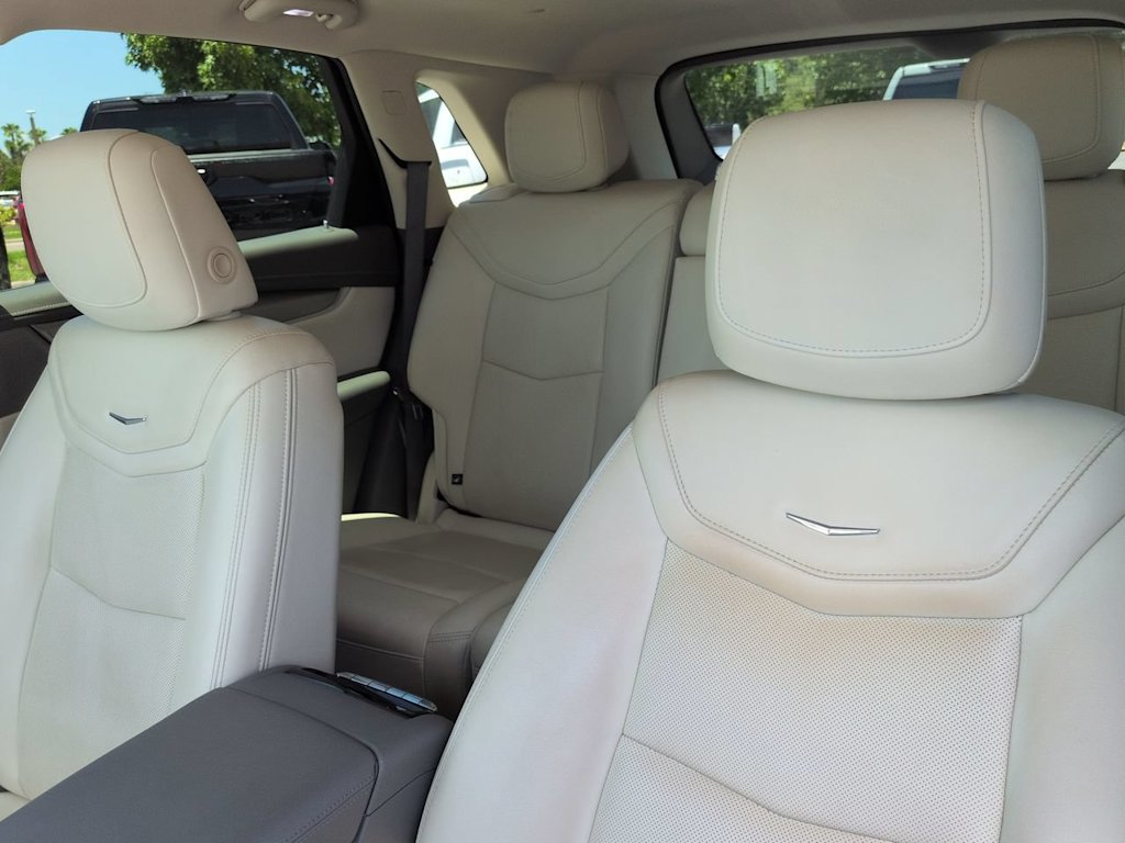 Thumbnail: 2021 Cadillac XT5 - 11