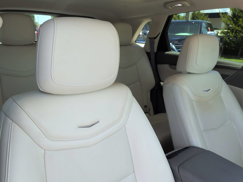 Thumbnail: 2021 Cadillac XT5 - 10