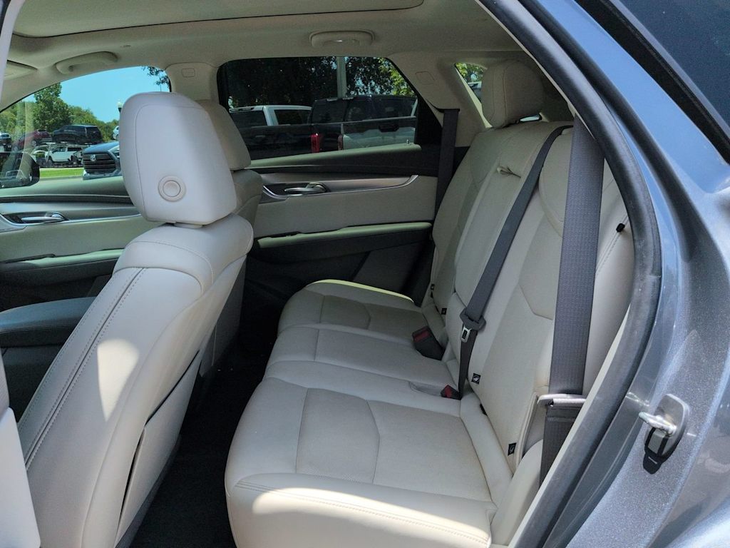 Thumbnail: 2021 Cadillac XT5 - 12