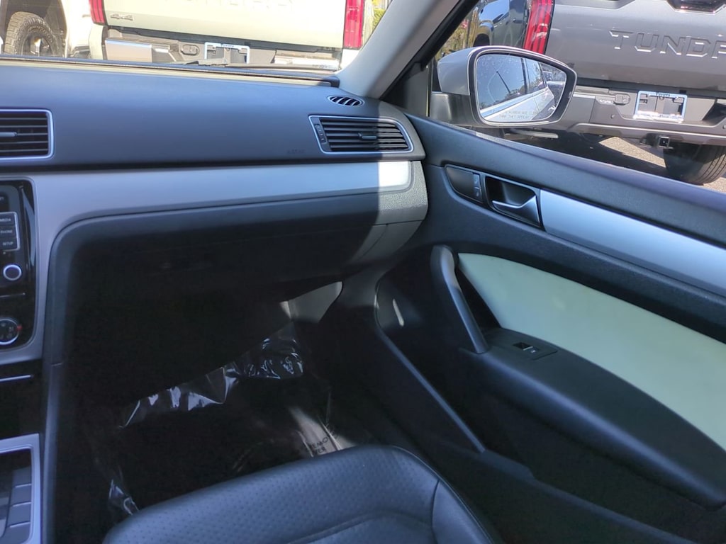 Thumbnail: 2013 Volkswagen Passat - 20