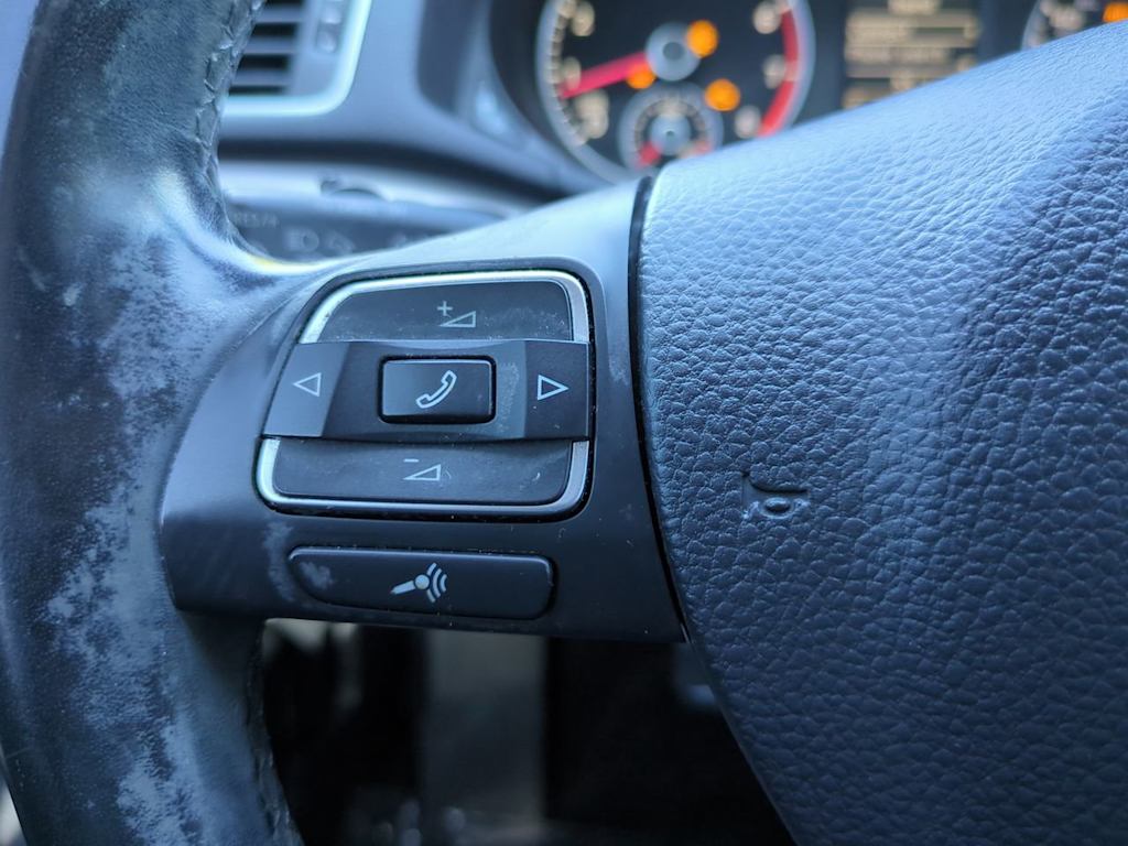 Thumbnail: 2013 Volkswagen Passat - 23