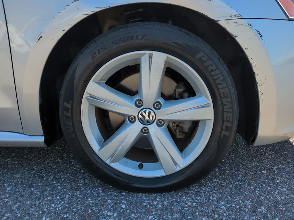 Thumbnail: 2013 Volkswagen Passat - 7