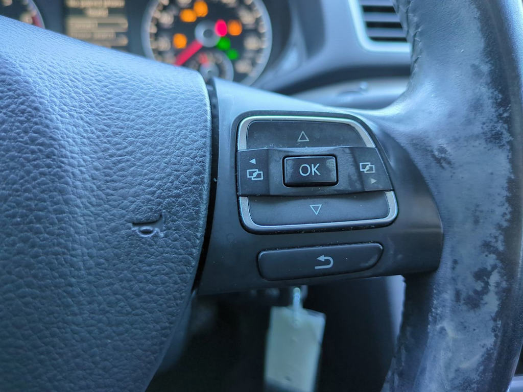 Thumbnail: 2013 Volkswagen Passat - 24