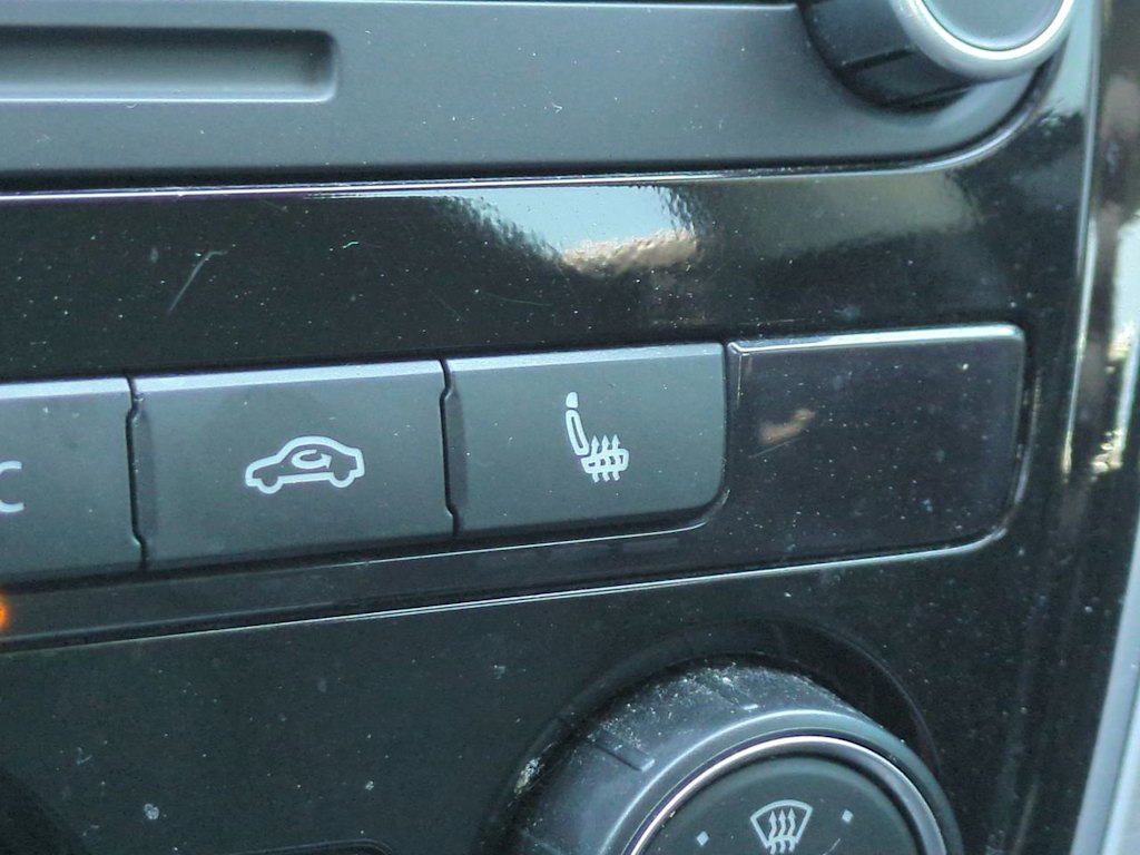 Thumbnail: 2013 Volkswagen Passat - 21