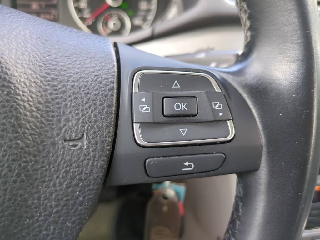 Thumbnail: 2014 Volkswagen Passat - 25