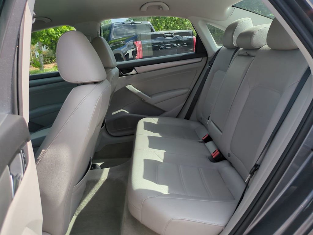 Thumbnail: 2014 Volkswagen Passat - 19