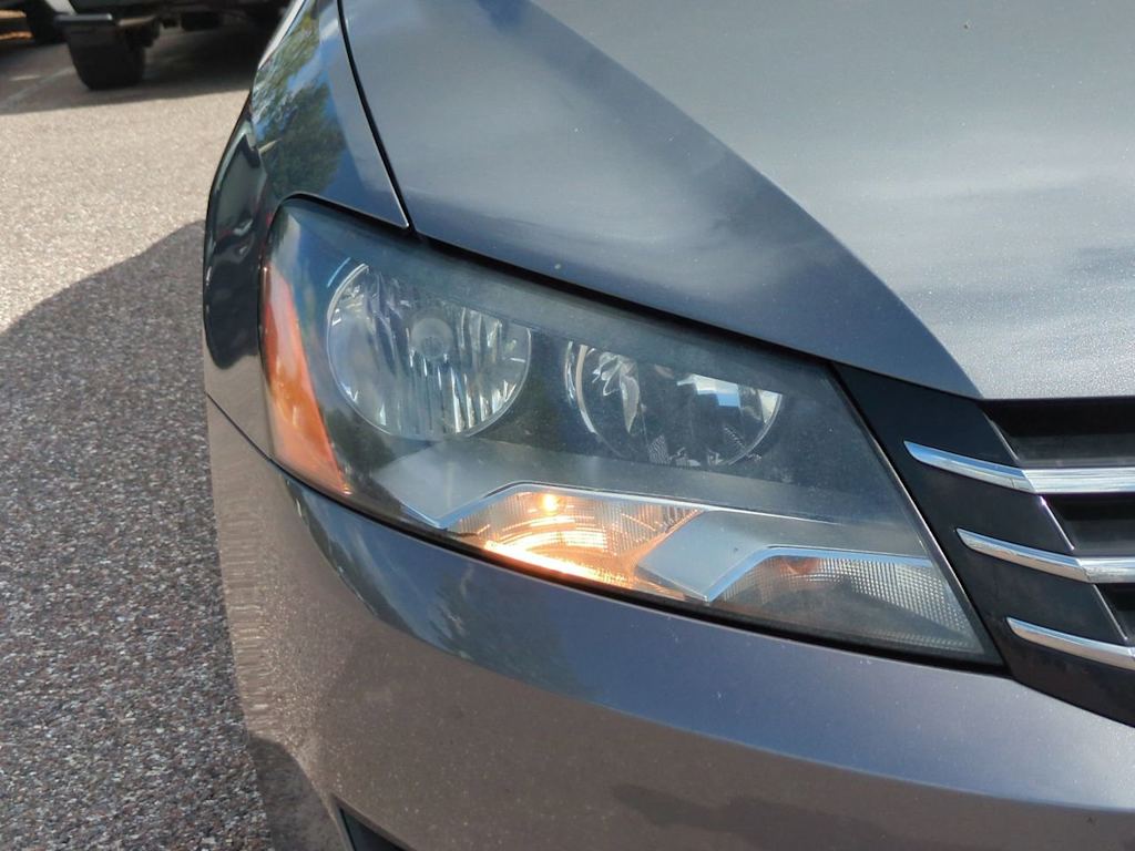 Thumbnail: 2014 Volkswagen Passat - 17