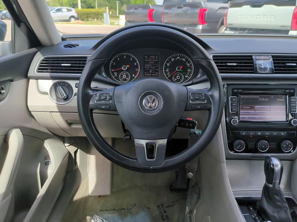 Thumbnail: 2014 Volkswagen Passat - 8