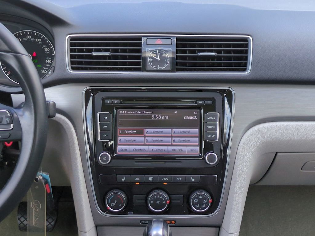 Thumbnail: 2014 Volkswagen Passat - 10