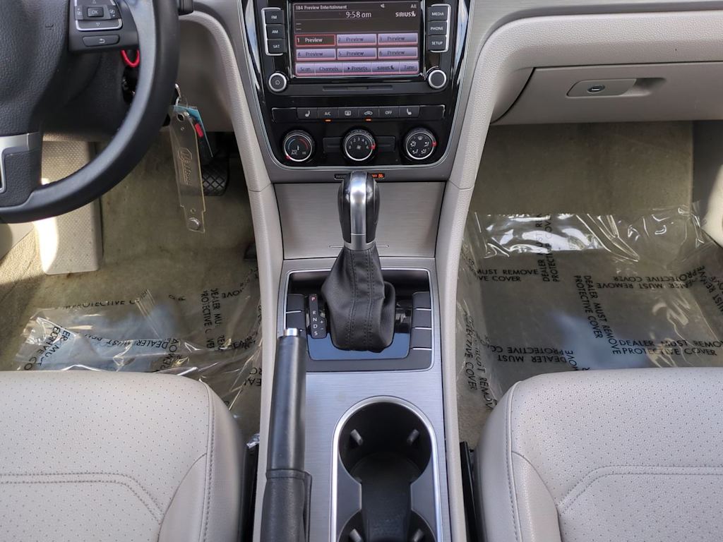 Thumbnail: 2014 Volkswagen Passat - 11