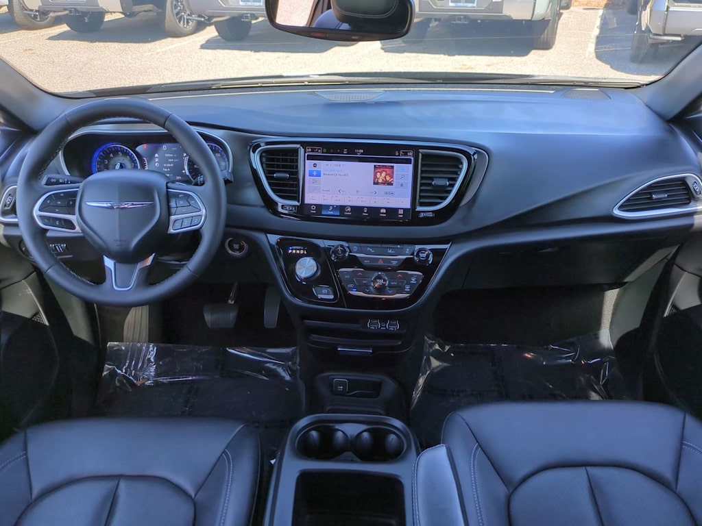 Thumbnail: 2025 Chrysler Pacifica - 2