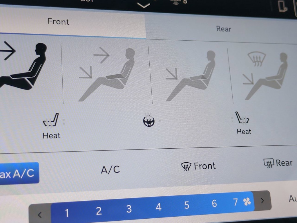 Thumbnail: 2025 Chrysler Pacifica - 16