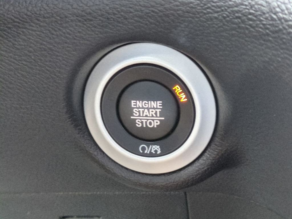 Thumbnail: 2025 Chrysler Pacifica - 28