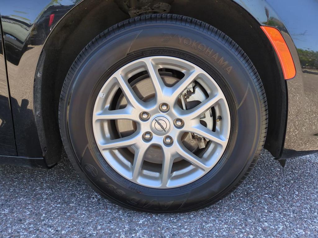 Thumbnail: 2025 Chrysler Pacifica - 8