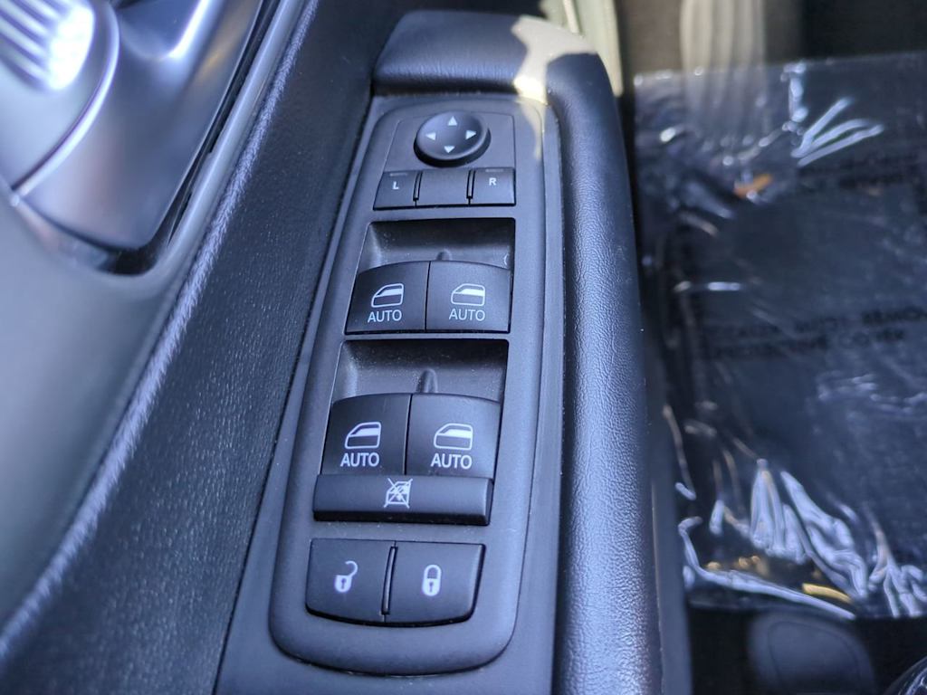 Thumbnail: 2025 Chrysler Pacifica - 25