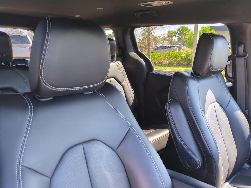 Thumbnail: 2025 Chrysler Pacifica - 10