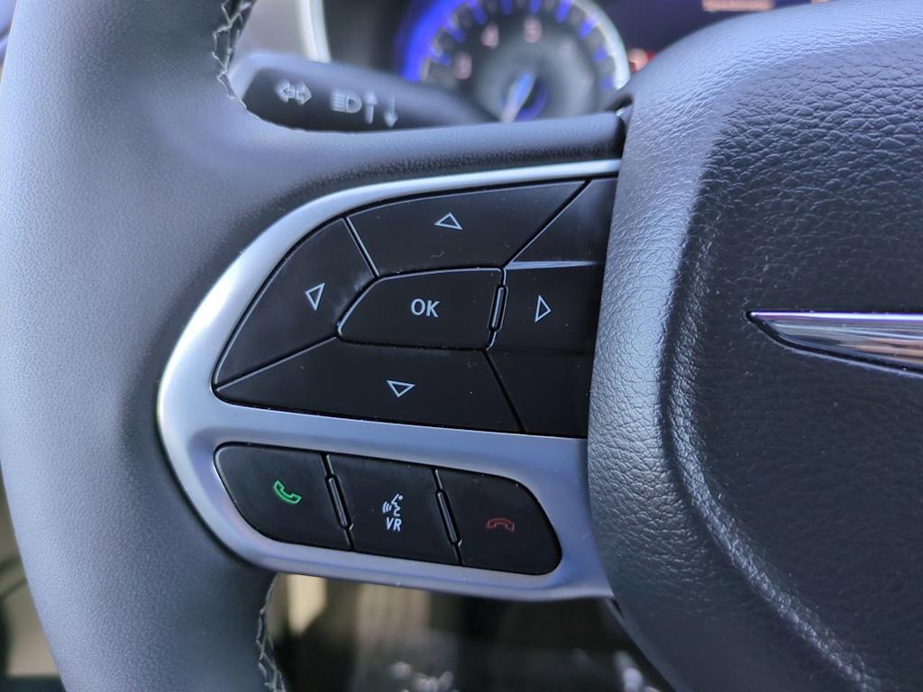 Thumbnail: 2025 Chrysler Pacifica - 25