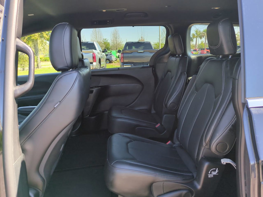 Thumbnail: 2025 Chrysler Pacifica - 20