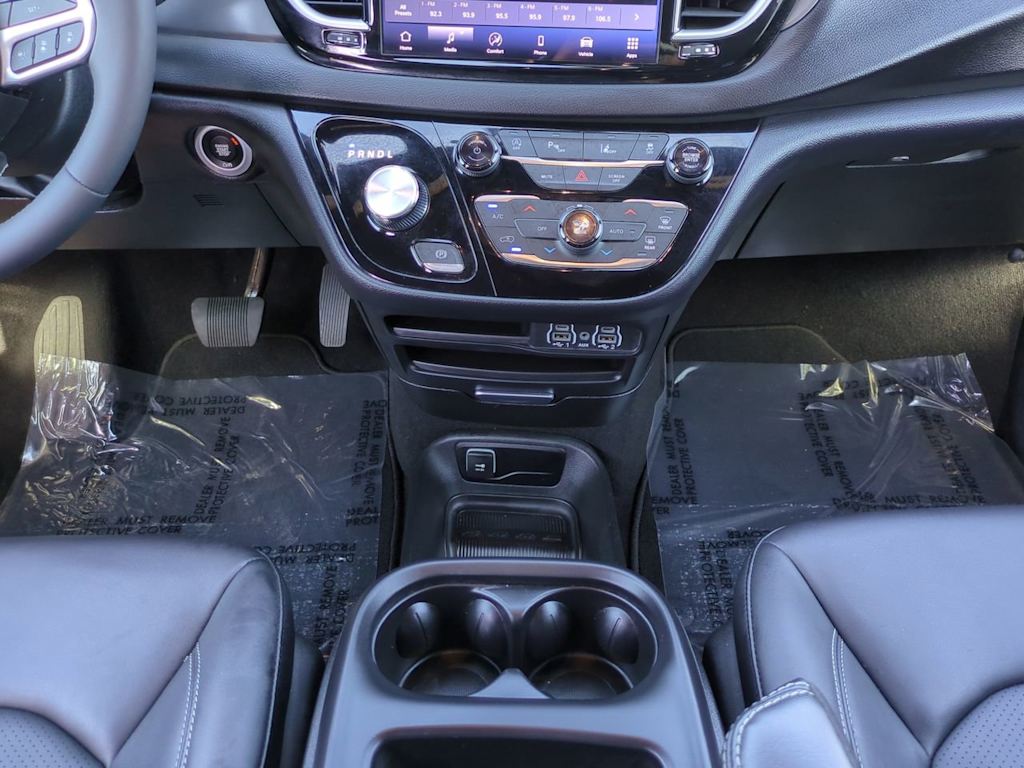 Thumbnail: 2025 Chrysler Pacifica - 13