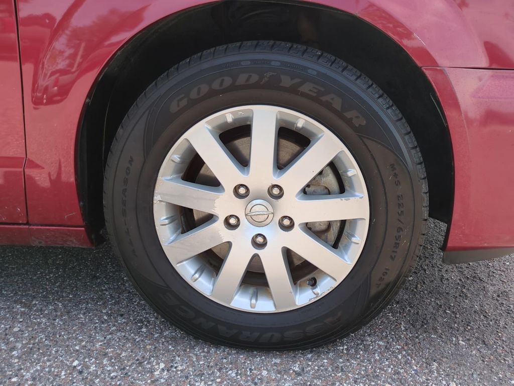 Thumbnail: 2014 Chrysler Town & Country - 7