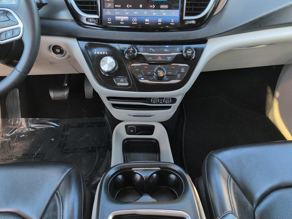 Thumbnail: 2023 Chrysler Pacifica - 13