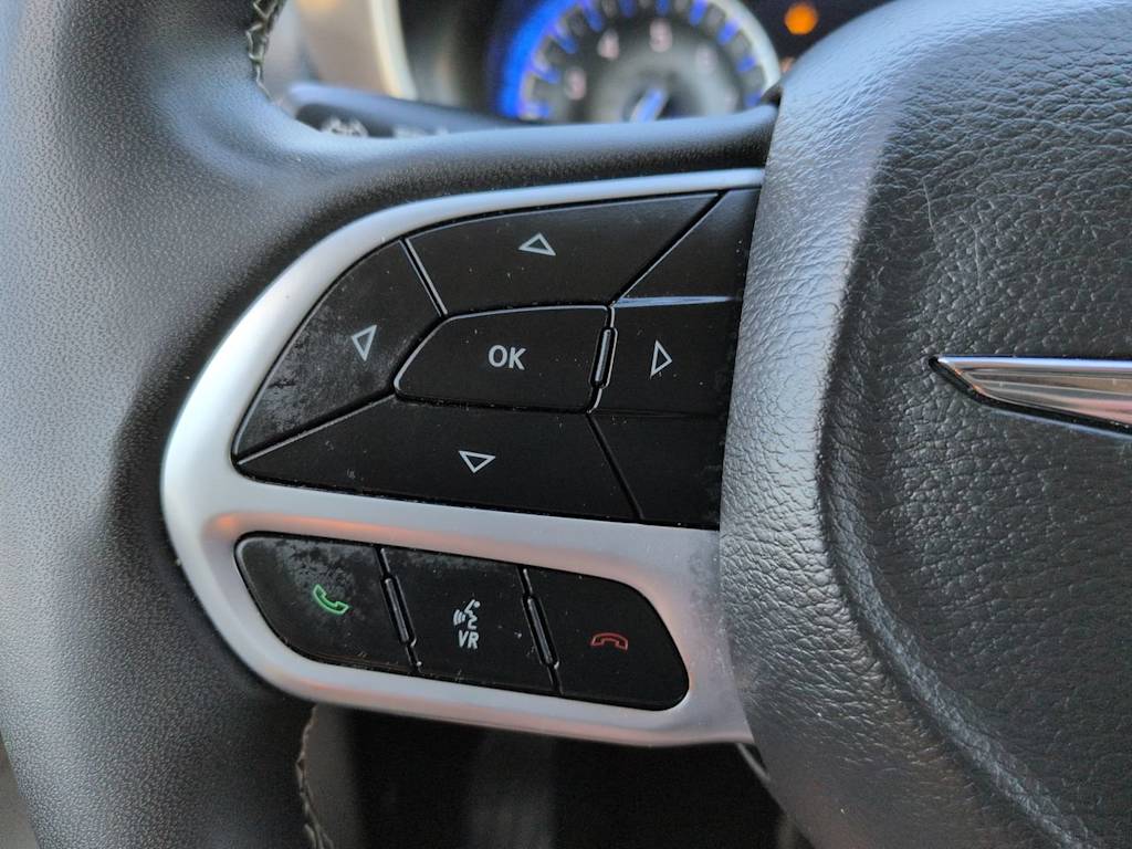 Thumbnail: 2023 Chrysler Pacifica - 26
