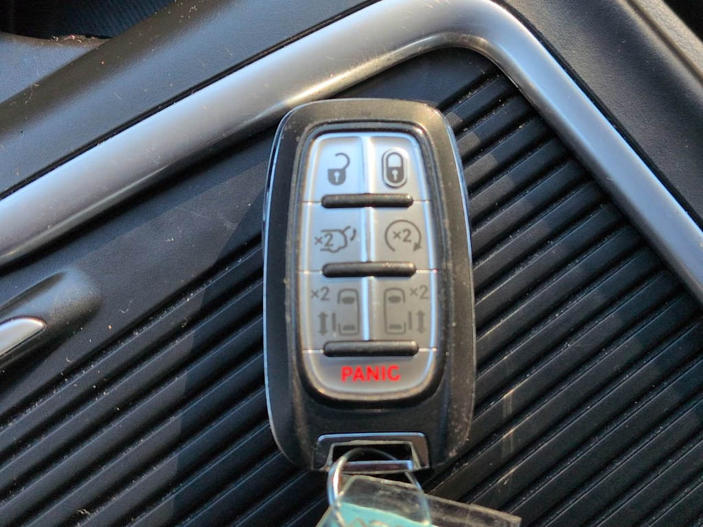 Thumbnail: 2023 Chrysler Pacifica - 16