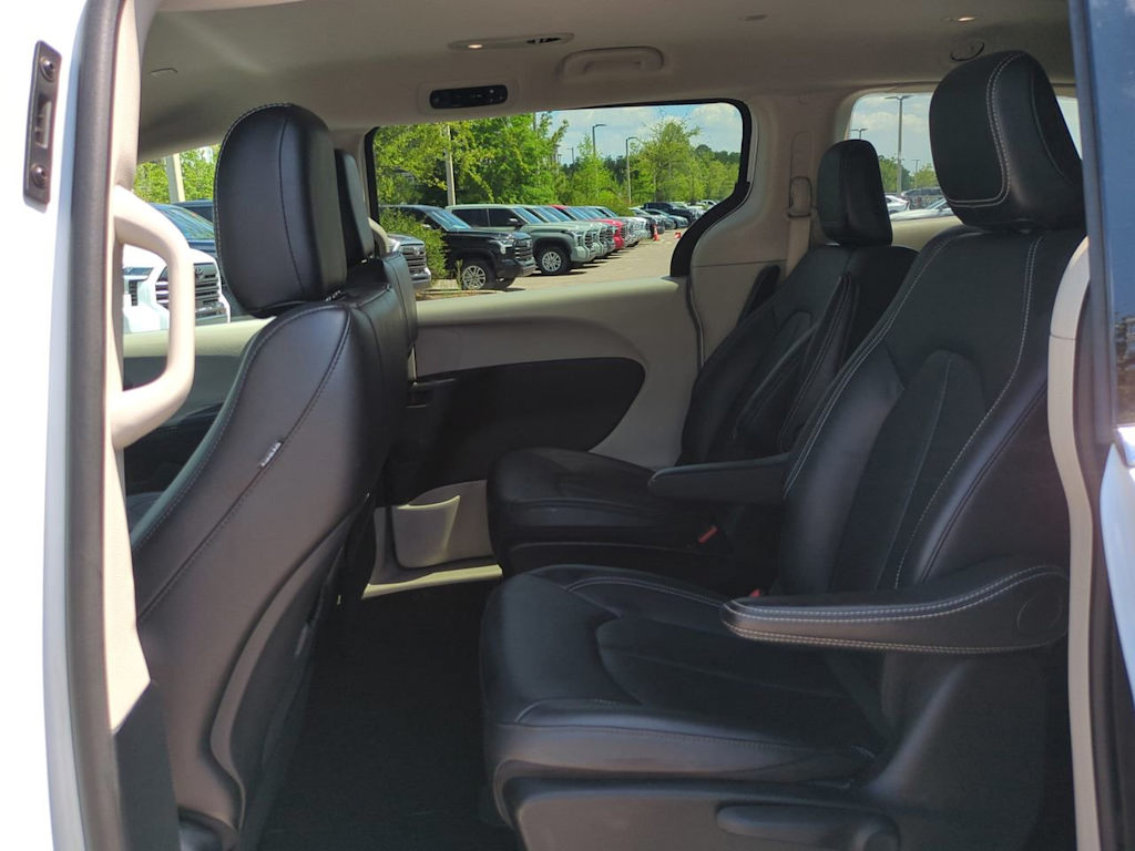Thumbnail: 2024 Chrysler Pacifica - 19