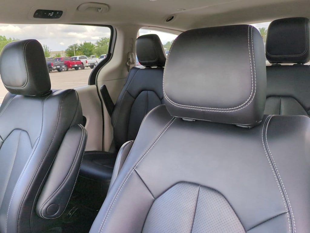 Thumbnail: 2024 Chrysler Pacifica - 10