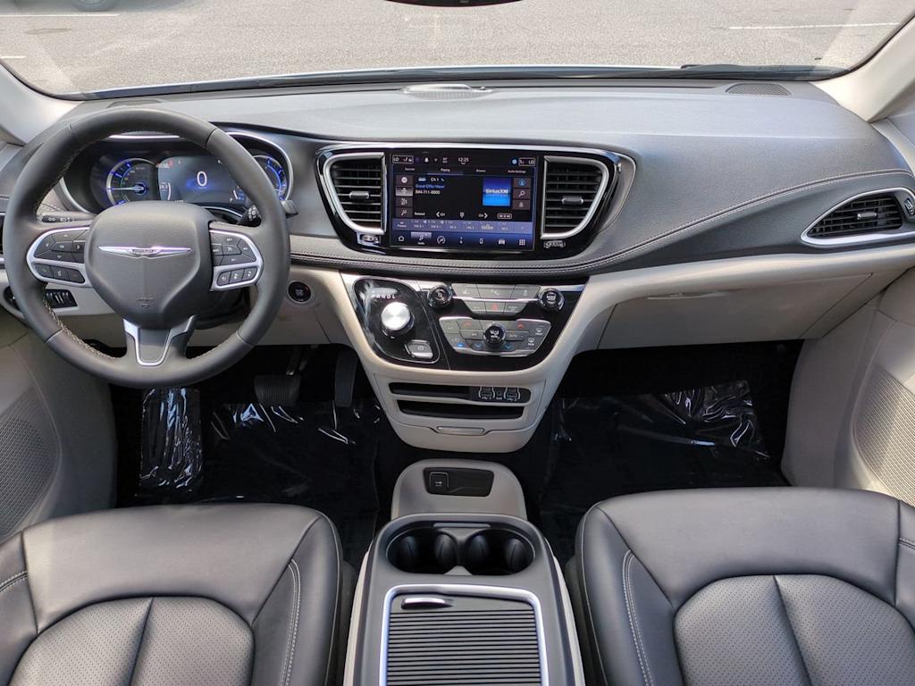 Thumbnail: 2024 Chrysler Pacifica - 2