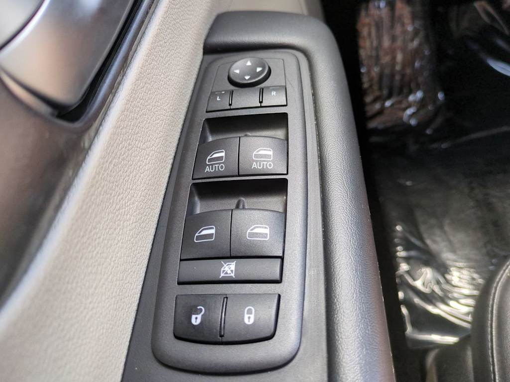 Thumbnail: 2024 Chrysler Pacifica - 26