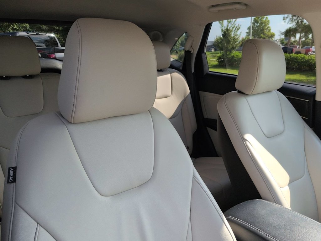Thumbnail: 2021 Ford Edge - 9