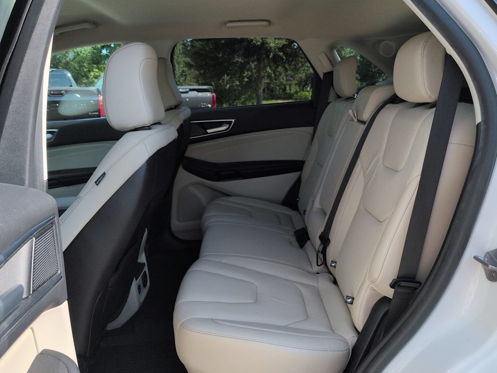 Thumbnail: 2021 Ford Edge - 11