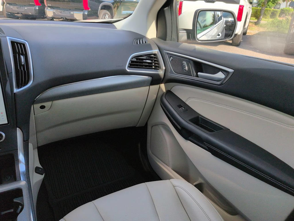 Thumbnail: 2021 Ford Edge - 20