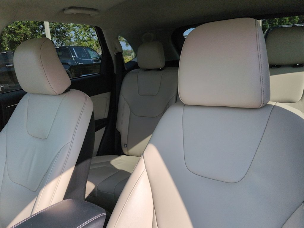 Thumbnail: 2021 Ford Edge - 10