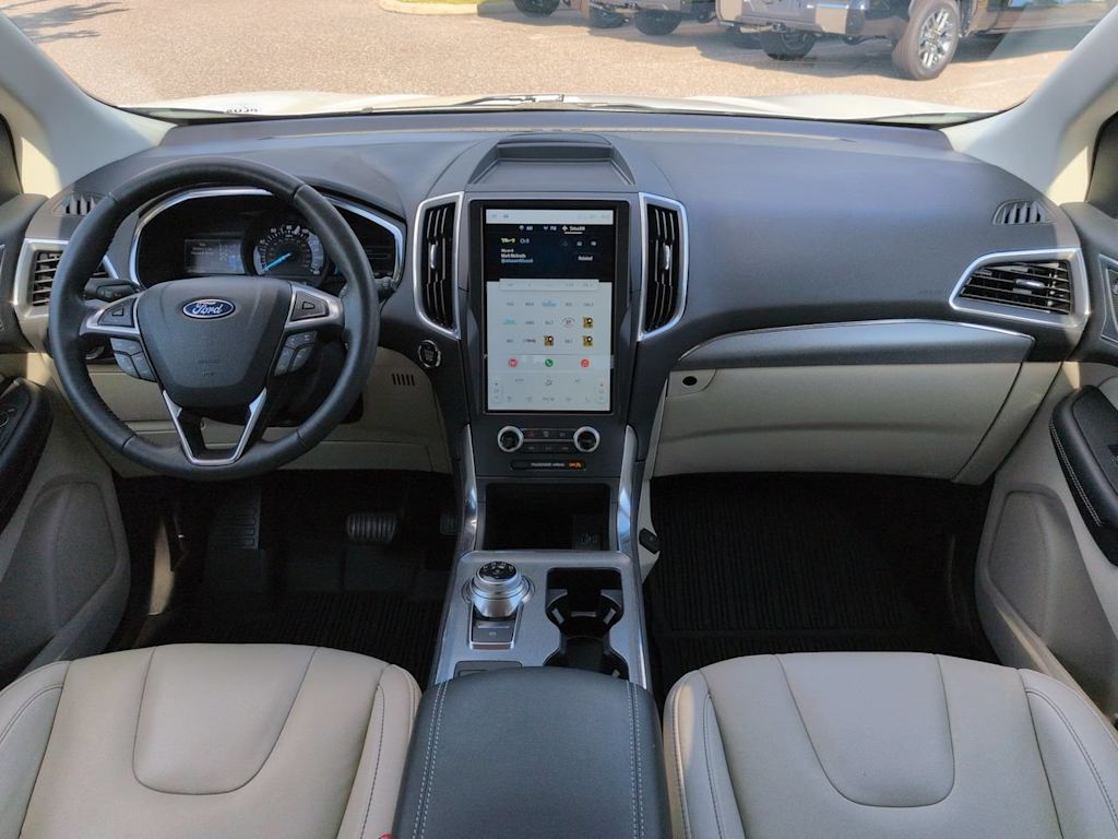 Thumbnail: 2021 Ford Edge - 2