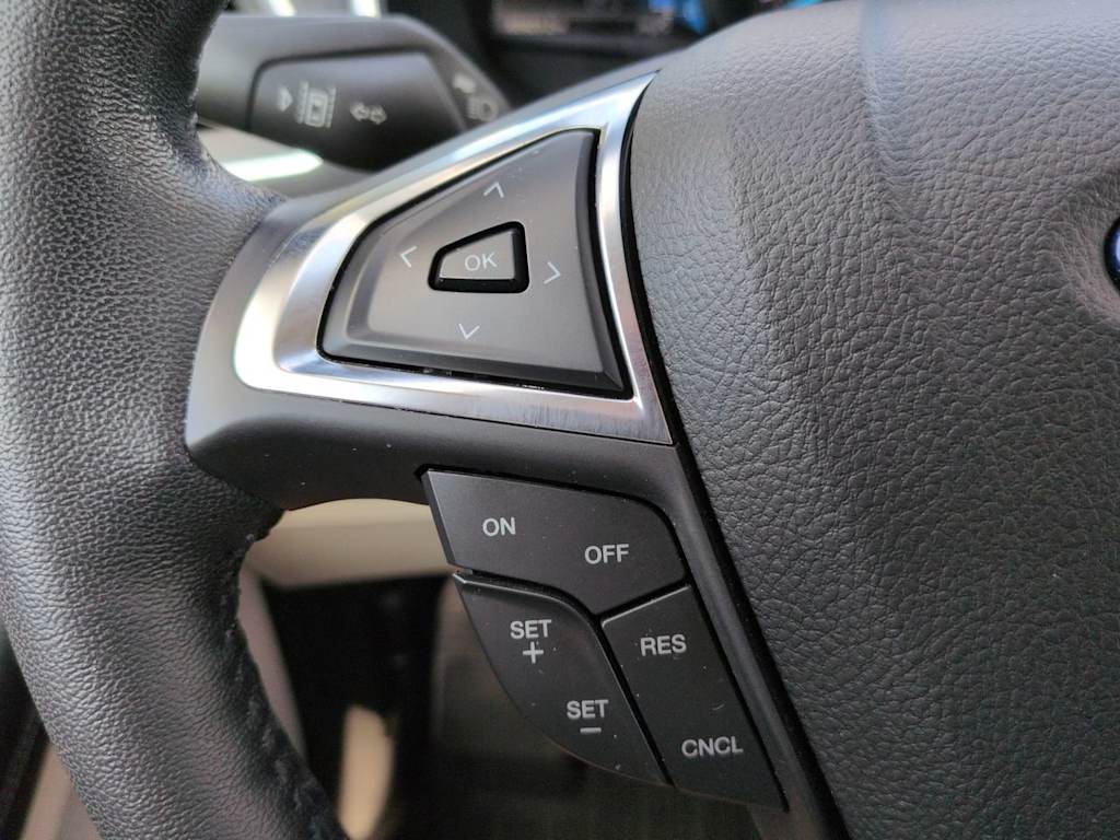 Thumbnail: 2021 Ford Edge - 25