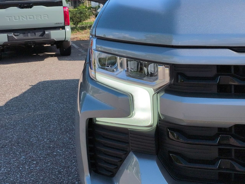 Thumbnail: 2025 Chevrolet Silverado 1500 - 18