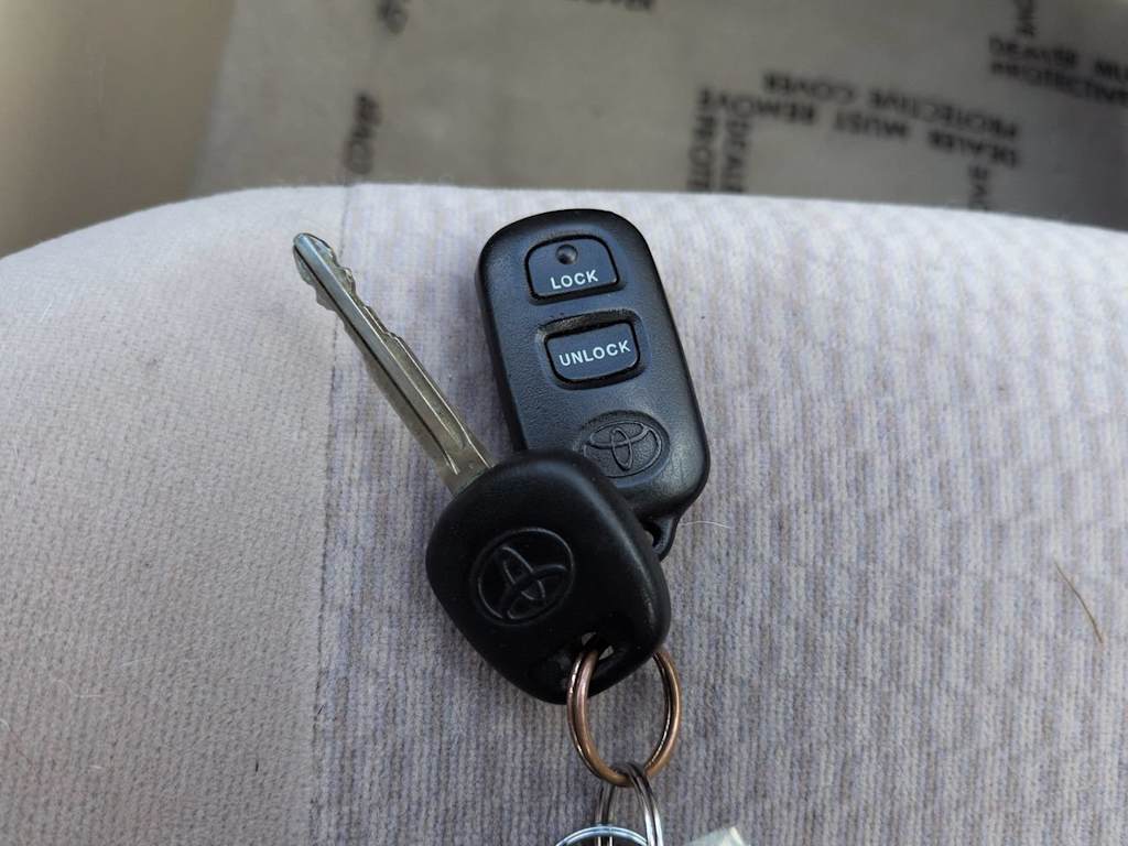 Thumbnail: 2005 Toyota Corolla - 22