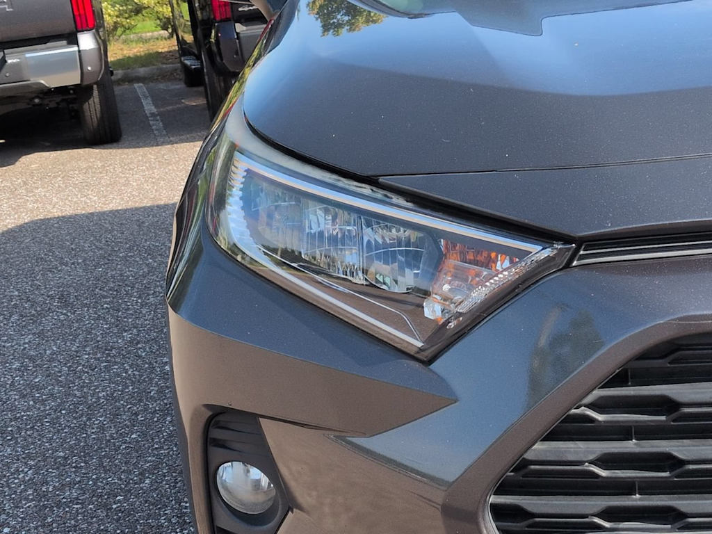 Thumbnail: 2019 Toyota RAV4 - 17