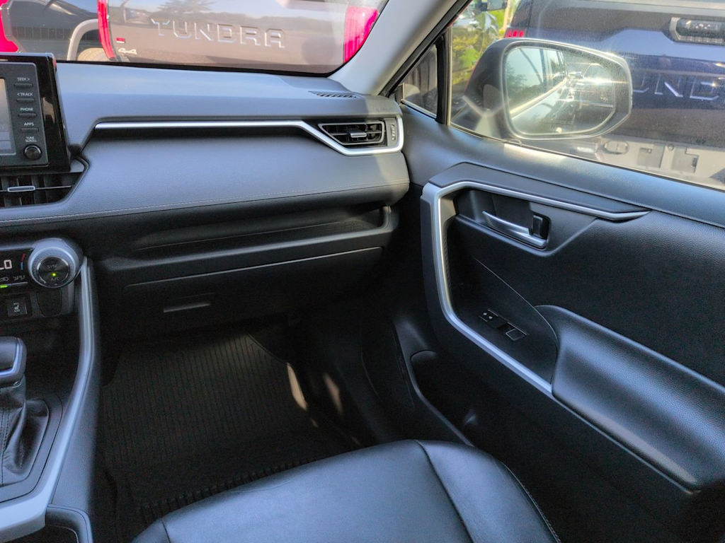 Thumbnail: 2019 Toyota RAV4 - 20