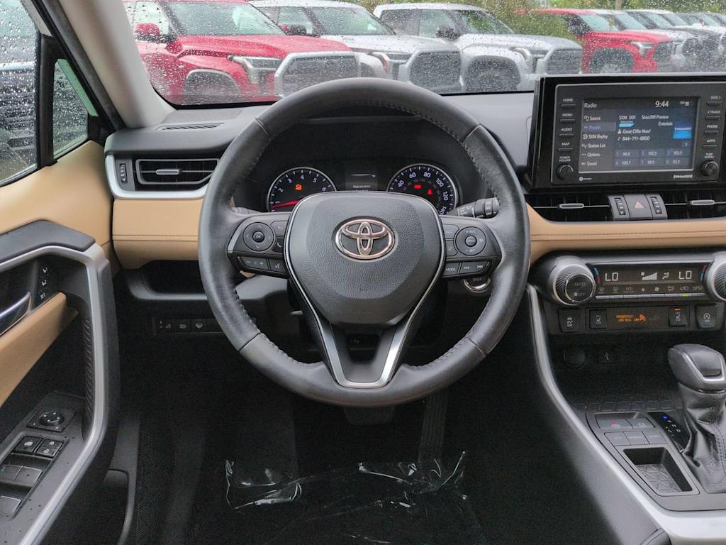 Thumbnail: 2021 Toyota RAV4 - 8